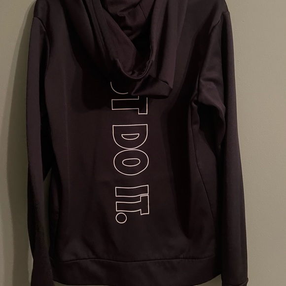 Nike hoodie with just do it logo in the back - Picture 2 of 2